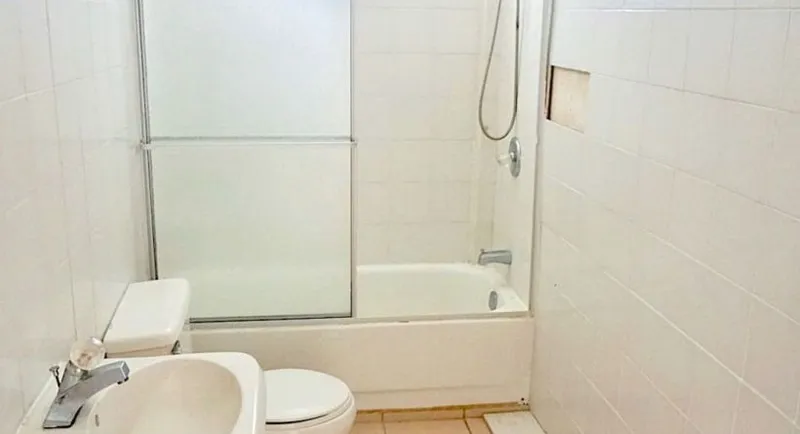 Commercial Building Ideal for Guesthouse or Offices in Punta Gorda, Toledo - Image 23