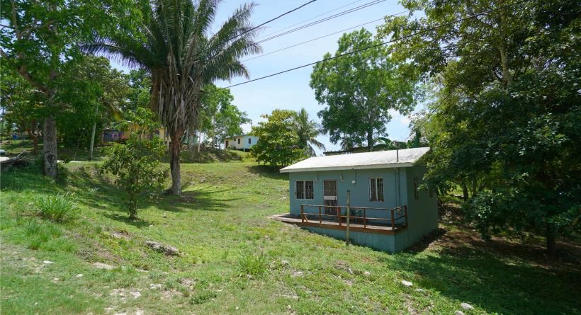 Ideal Hillside Vacation / Starter Home on Corner Lot in Santa Elena, Cayo