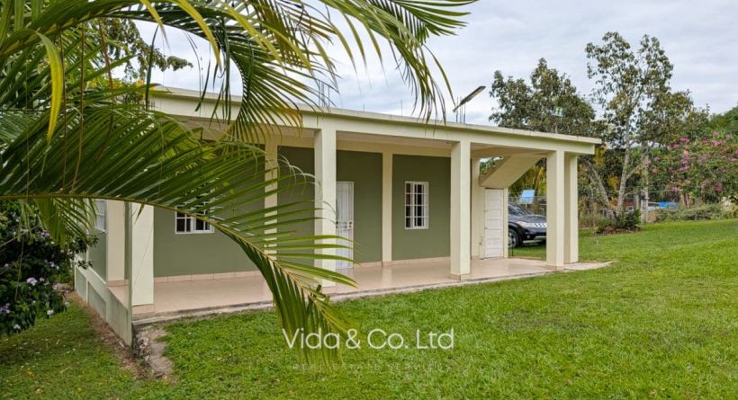 Newly Built 1-Bedroom Home with Views in Santa Elena for Sale
