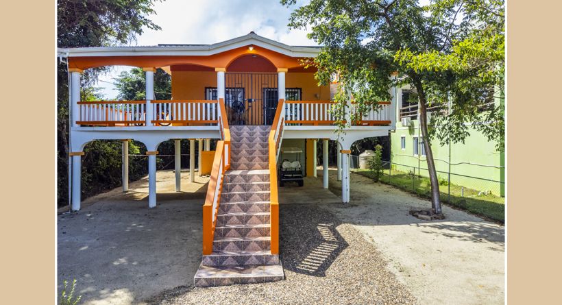 A Seaview Home in Sittee Point Phase 1