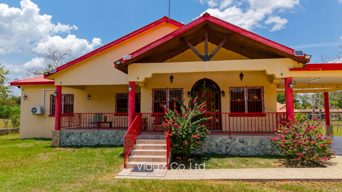 Modern Residential Home for Sale in Cayo Belize - 4-Bed Estate on 1 Acre