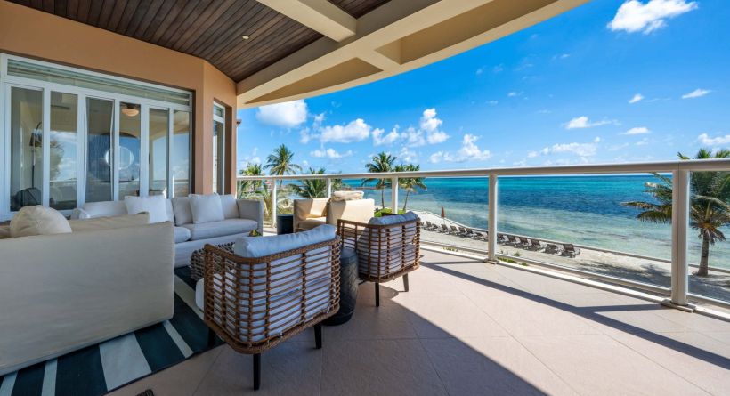 Three Bedroom Luxury Beachfront Condo In Caribeville