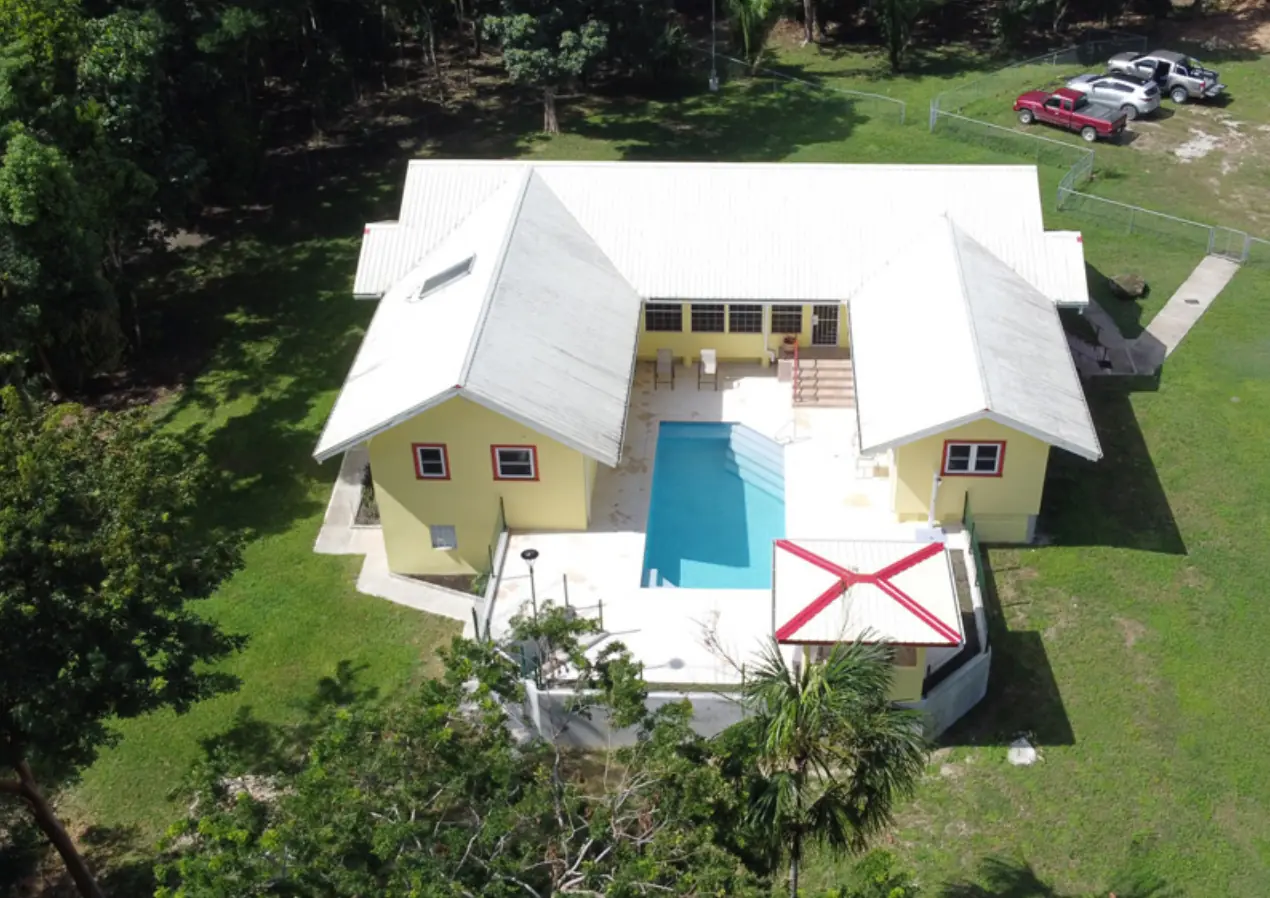 # 4141 – 3 Bedroom Home on 20 Acres of Land + Pool – near San Ignacio Town, Belize