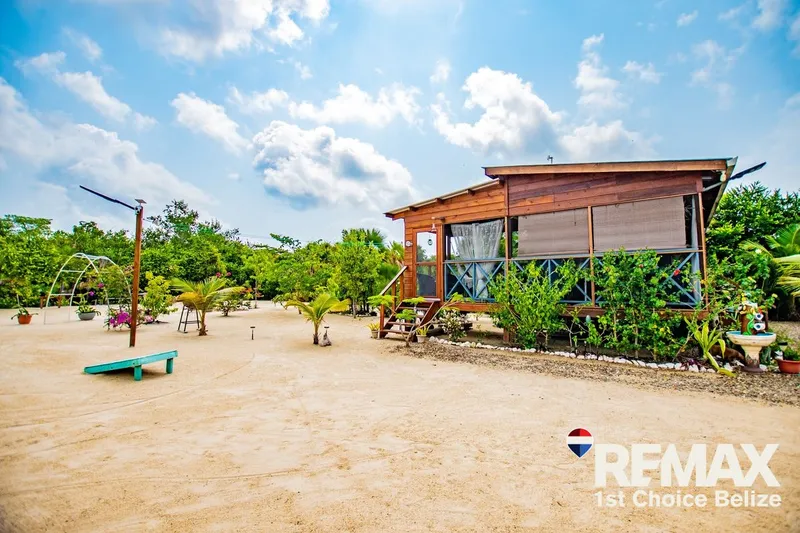 Tiny Home Steps away from Caribbean Sea