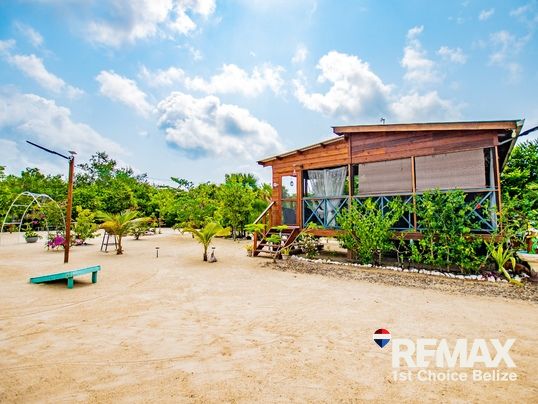 H1005 - Tiny Home Steps away from Caribbean Sea