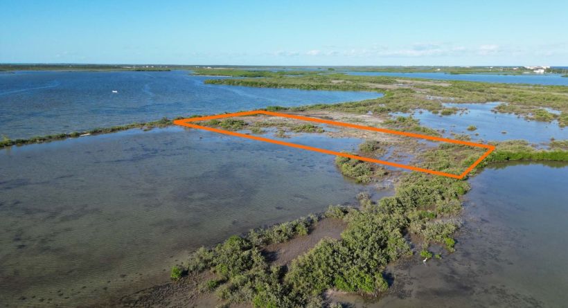 Tres Cocos Lagoon Front Parcel - Reduced Price!