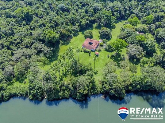 HL-AM-1002 - Unique Home on 14 Acres with 700 ft Sittee River Frontage!