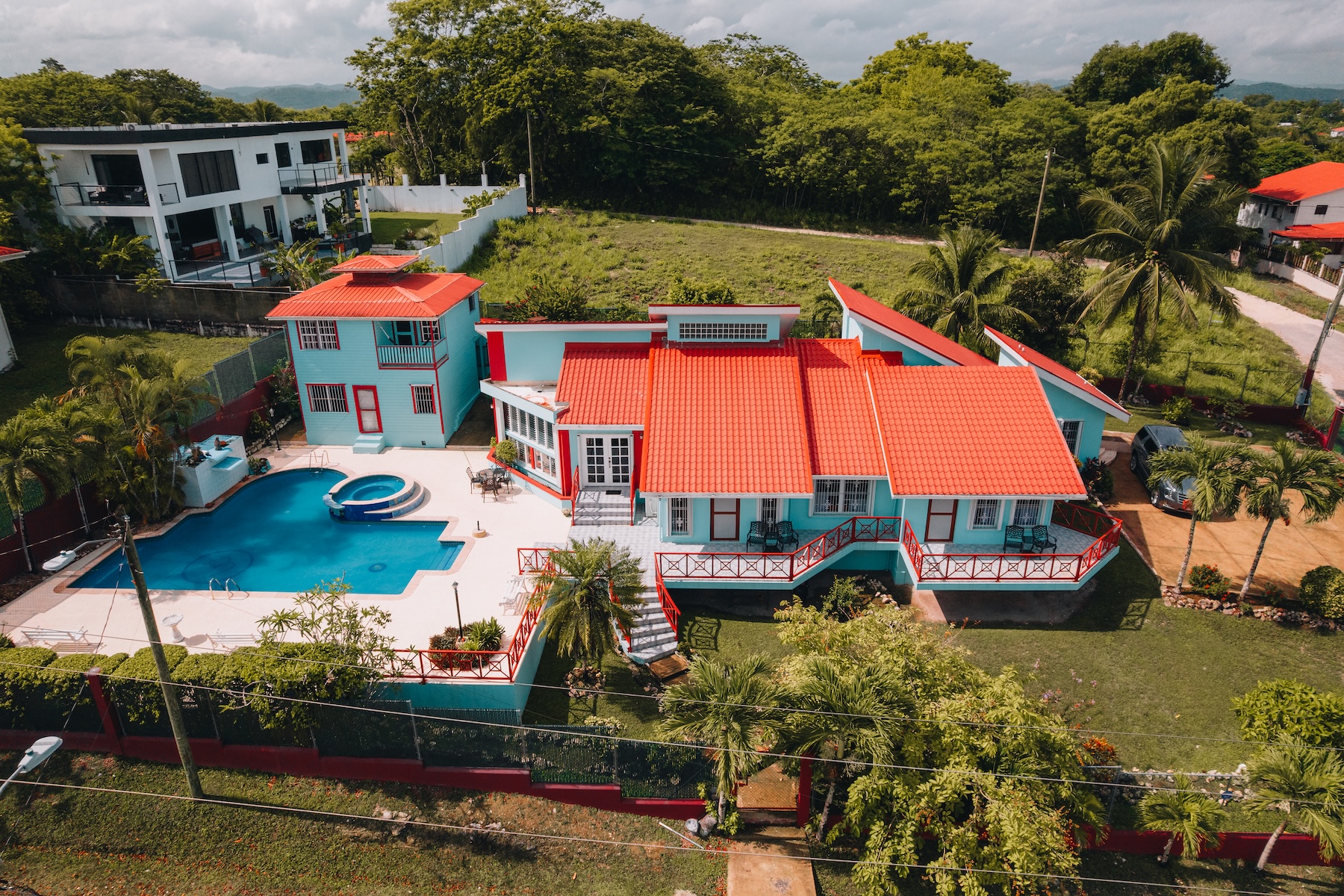 Vibrant & Cozy Home with Pool in Desirable San Ignacio Hills, Cayo