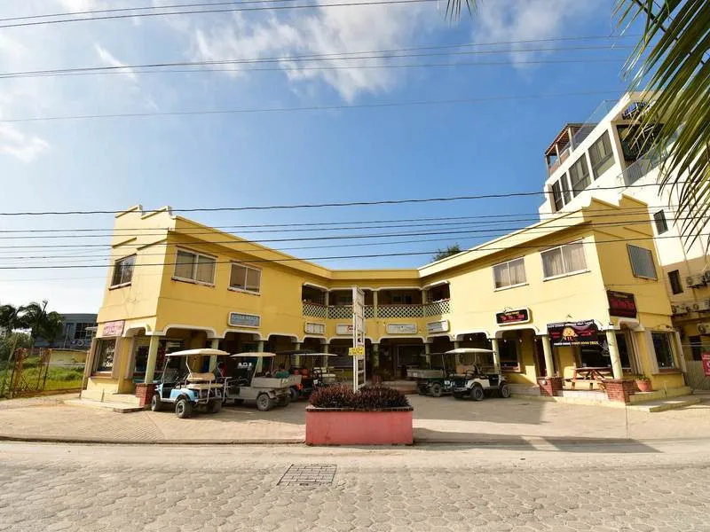 RENTAL: Ground Floor Commercial Space – Fairdale Plaza, San Pedro Ambergris Caye