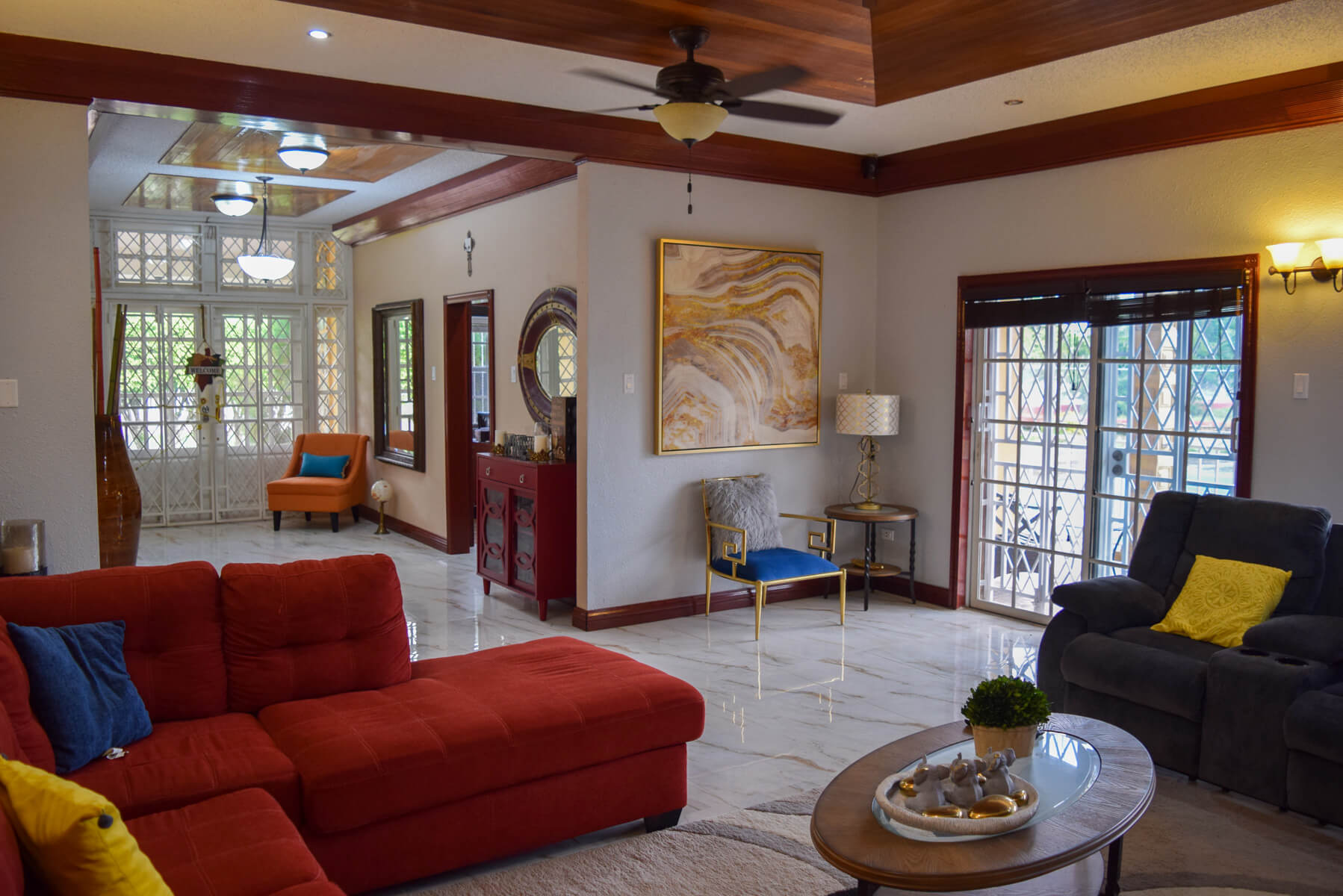 Fully Furnished, 3 Bed, 4½ Bath Waterside Home with Office in Lake Gardens