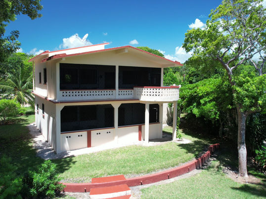 H3621 - WaterFront in Consejo Shores