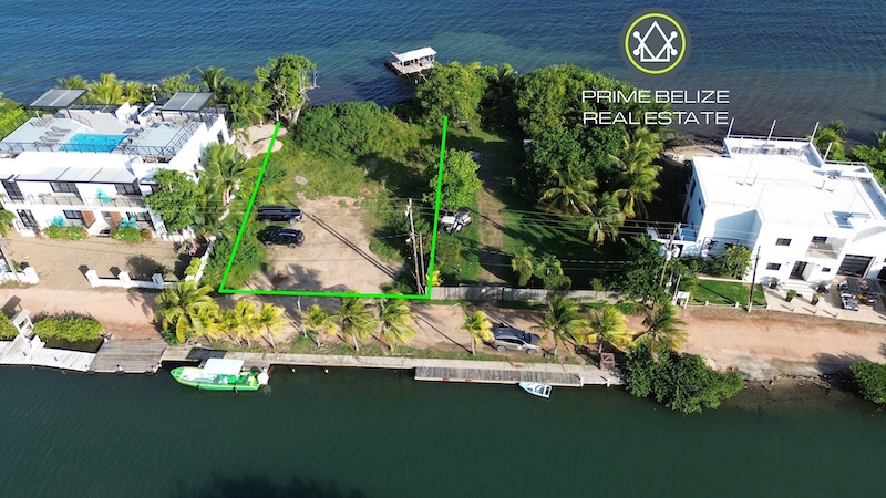 PL0252- Rare South-Facing Beachfront Lot on Sunset Point – Placencia Village