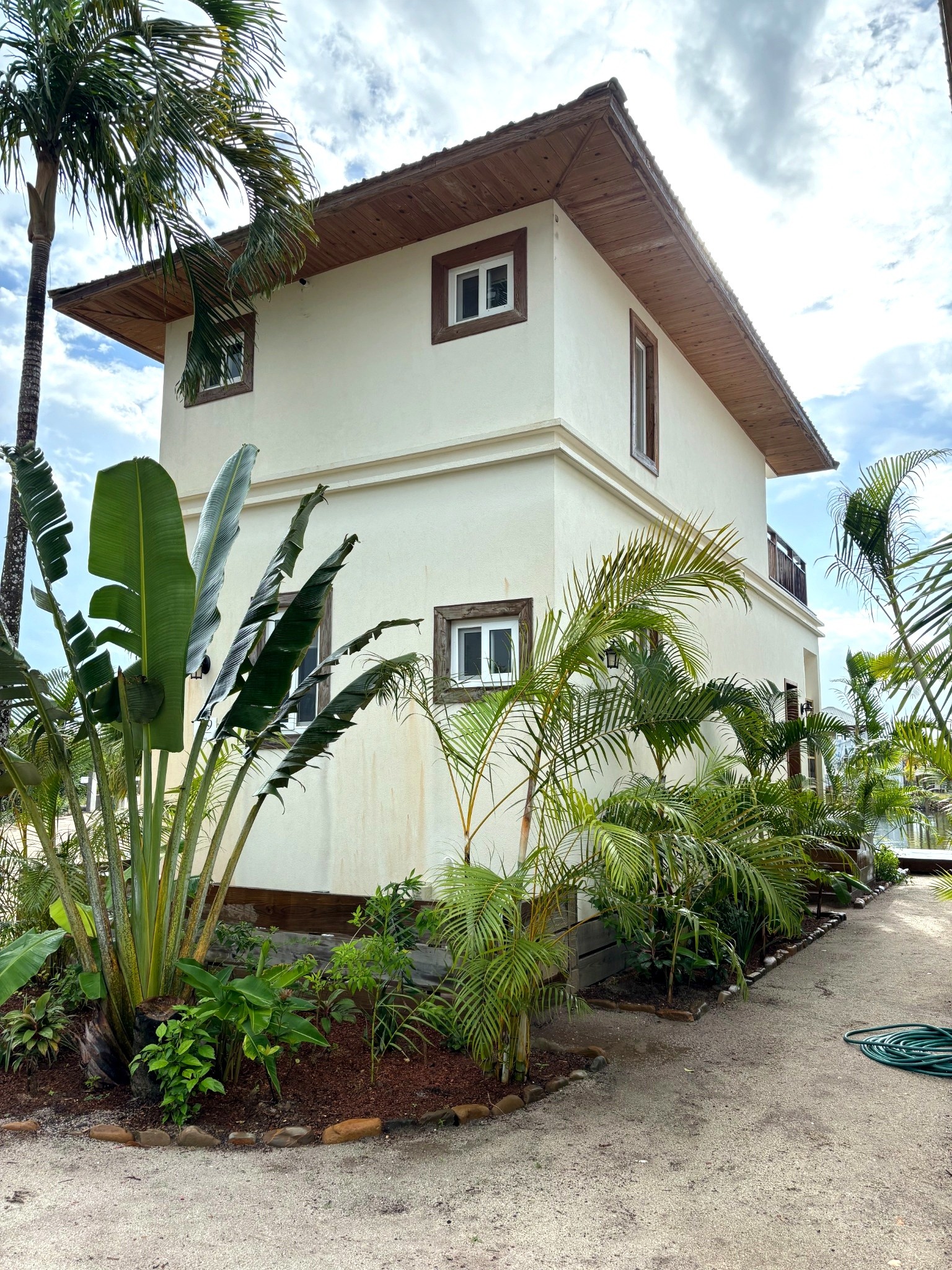 Brand-New Solar Cottage at Itz’ana Resort – Placencia, Belize - thumbnail 4
