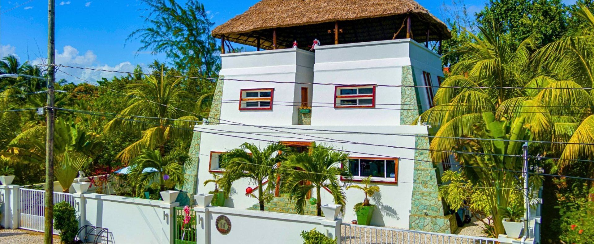 Luxury Pyramid House at Placencia