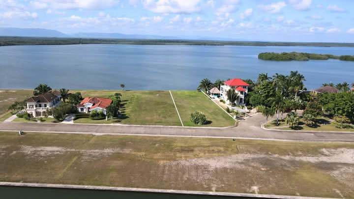 Lagoon front Lot in Exclusive Gated Community